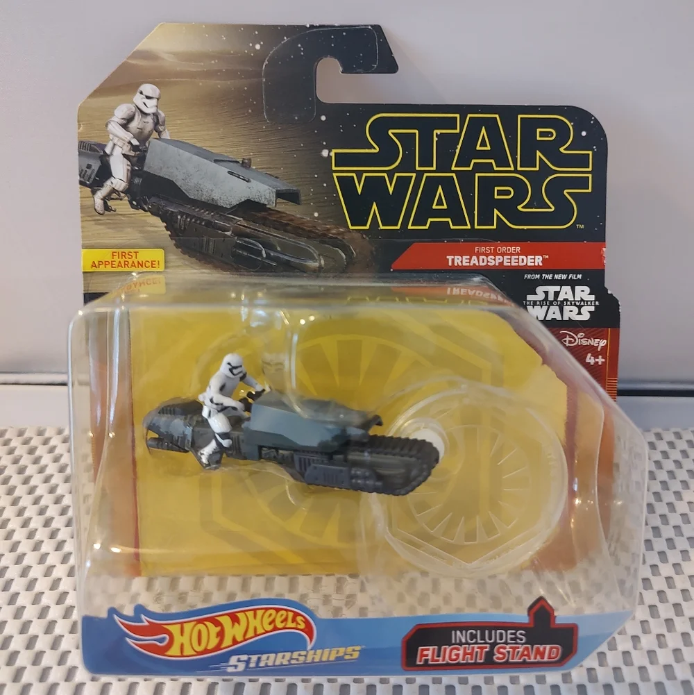 Hot Wheels Starships First Order Treadspeeder Star Wars Die-Cast NWT Disney